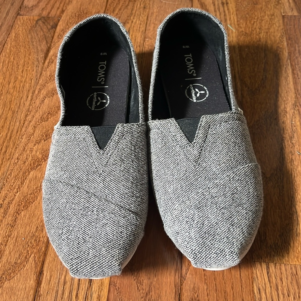 NWOT Toms